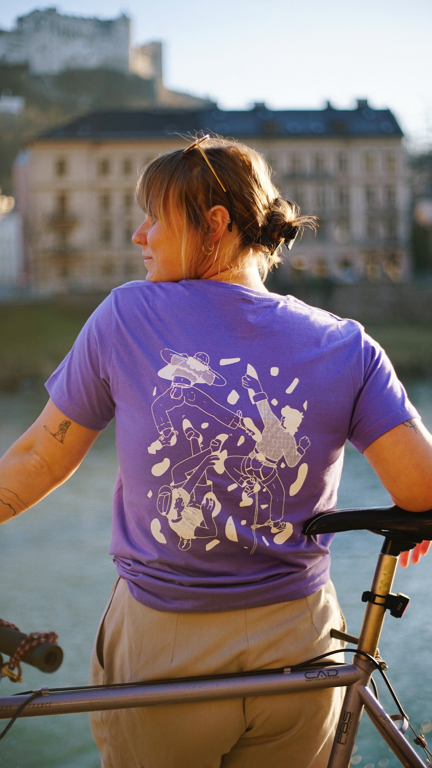 Handmade Climbing Friends Shirt Back Print red (unisex, MADE TO ORDER)